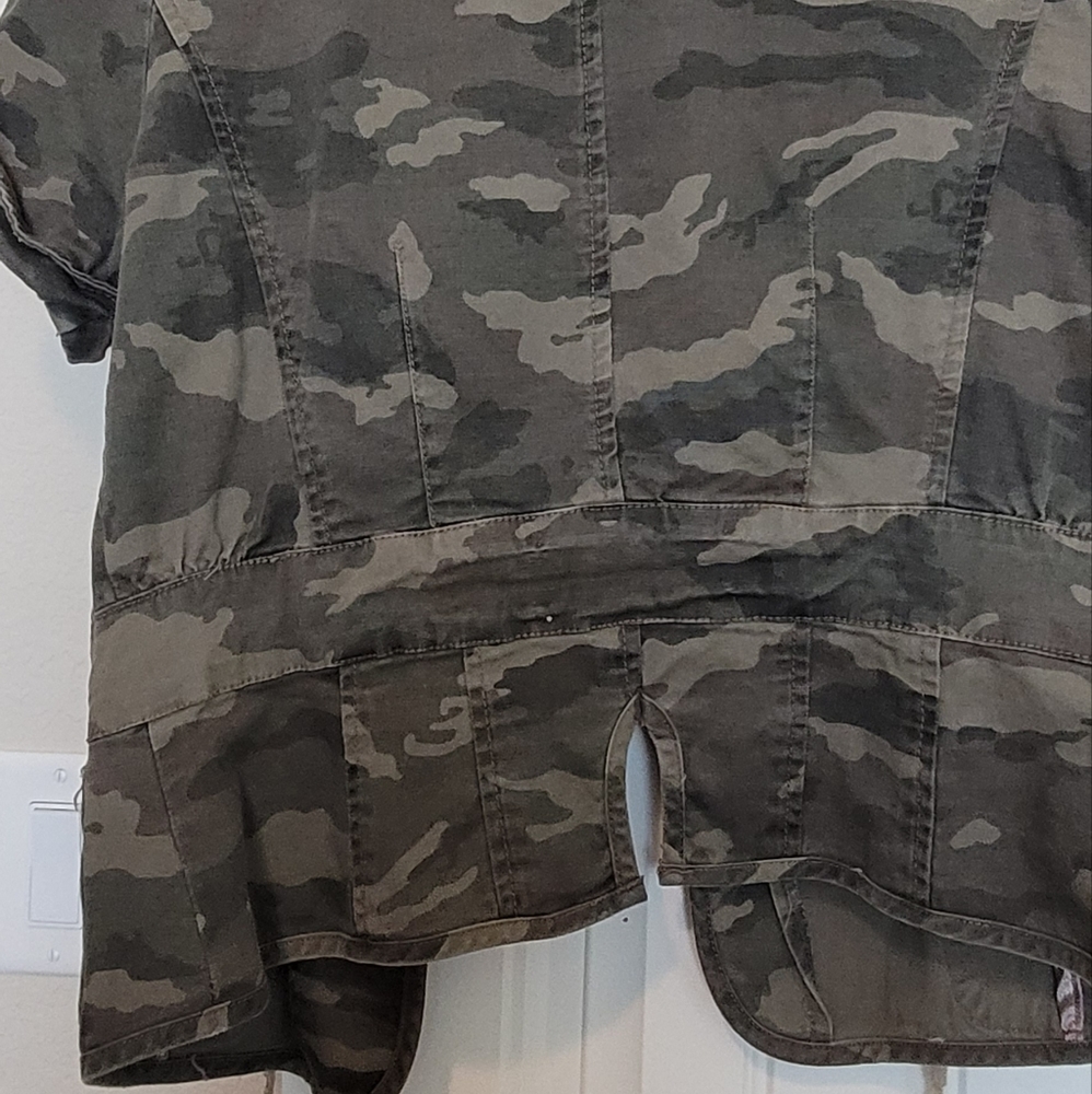 Jacket - Picture 2 of 3